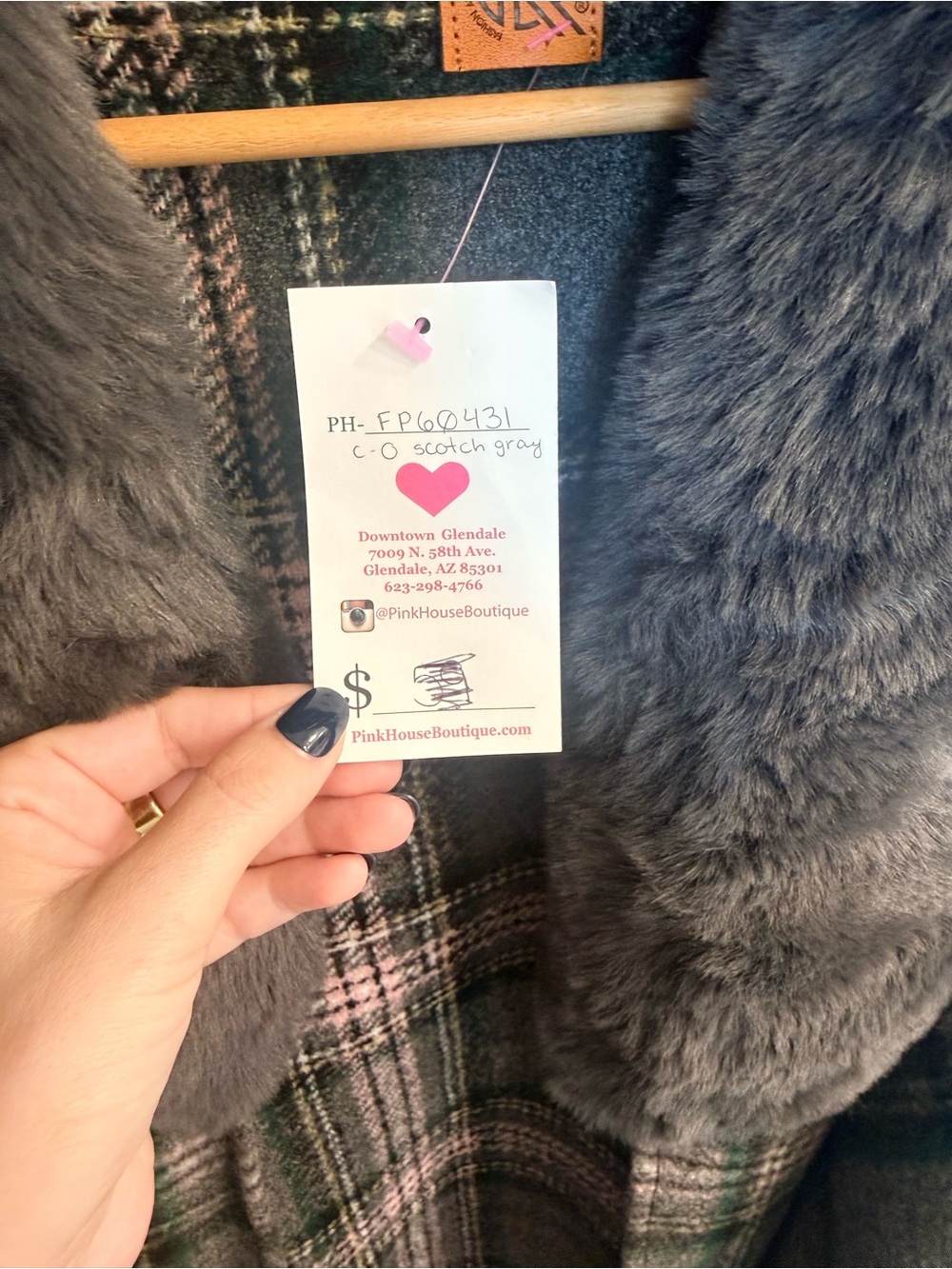 Wool Blend Faux Fur Shawl - Picture 4 of 5